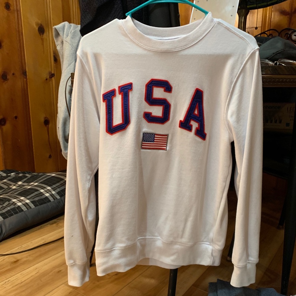 Women’s USA sweatshirt